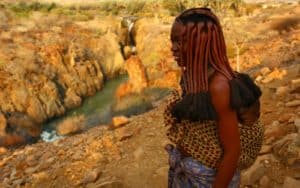 safari namibie femme nambienne nature